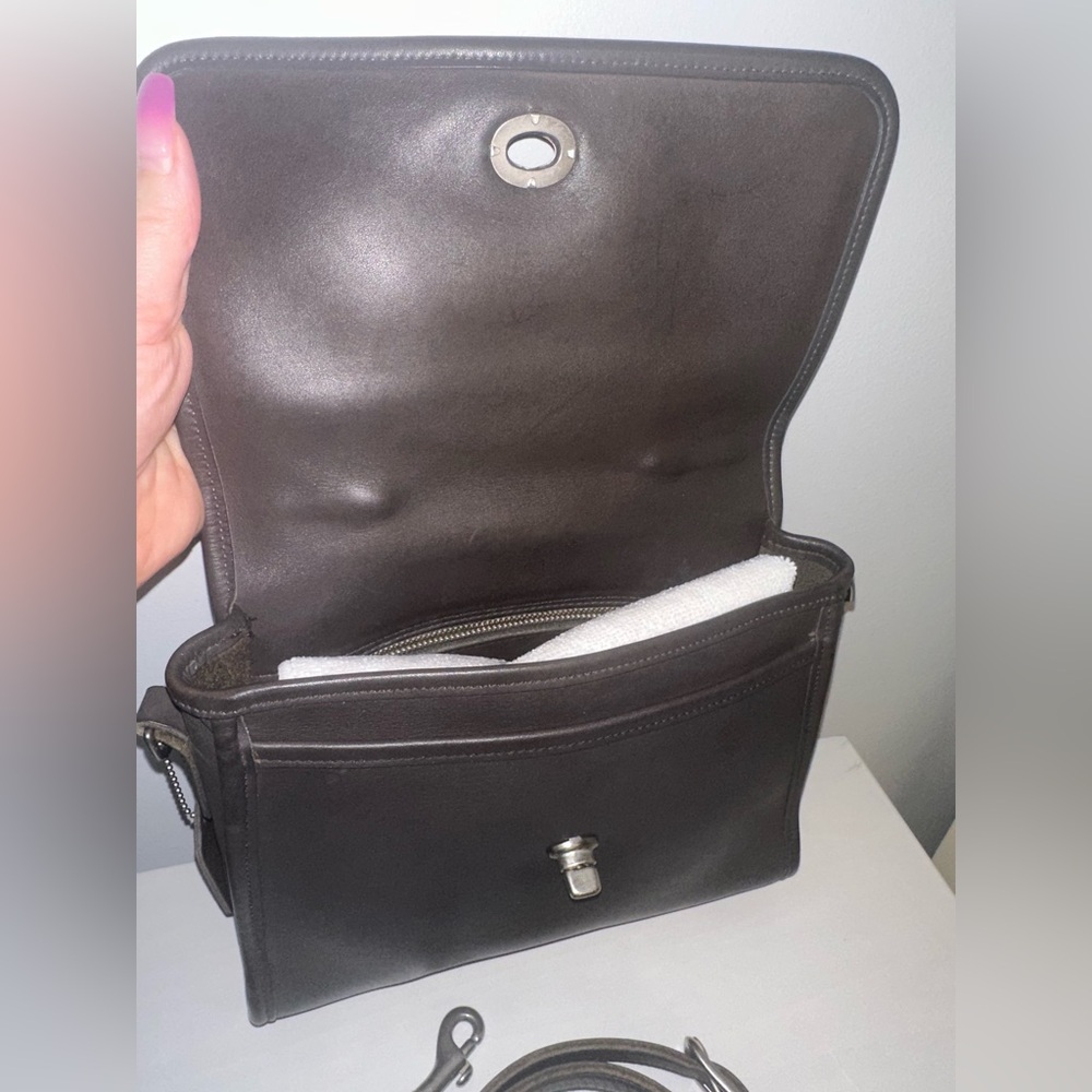 Vintage Coach Court in Dark Grey! - Picture 8 of 9
